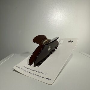 ALO Yoga Brown Claw Clip